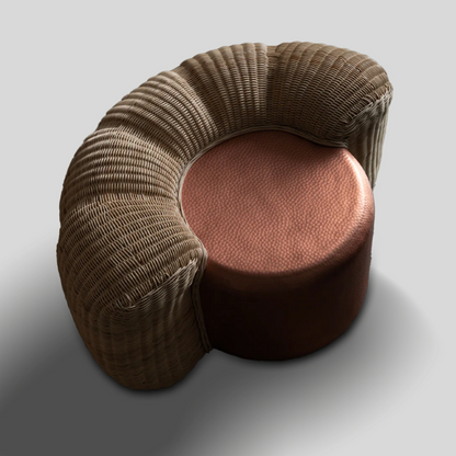 LUMO - TABURETE DE COBRE MARTILLADO CON TEJIDO DE MIMBRE