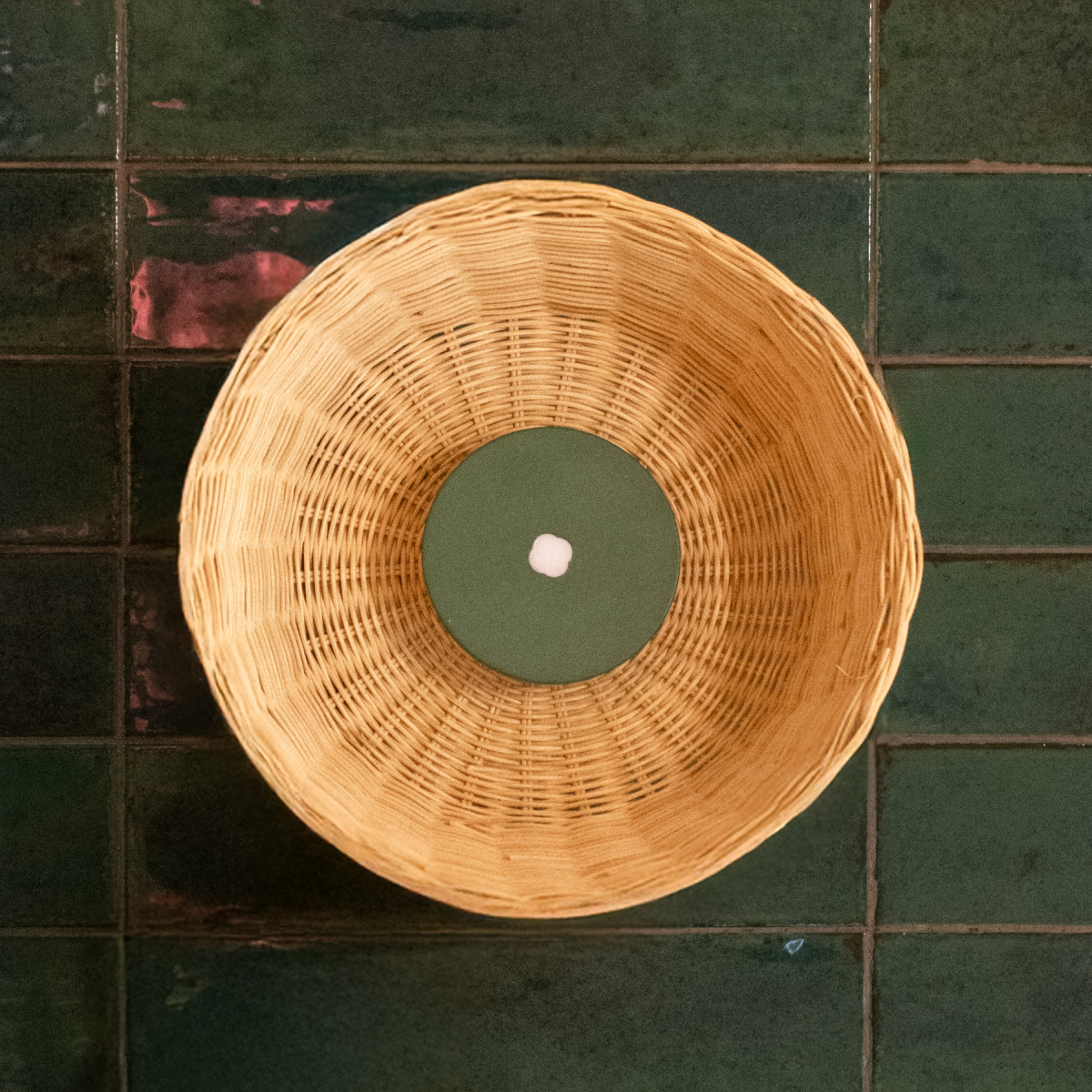 NAHUA - LÁMPARA DE MESA DE CERÁMICA Y MIMBRE