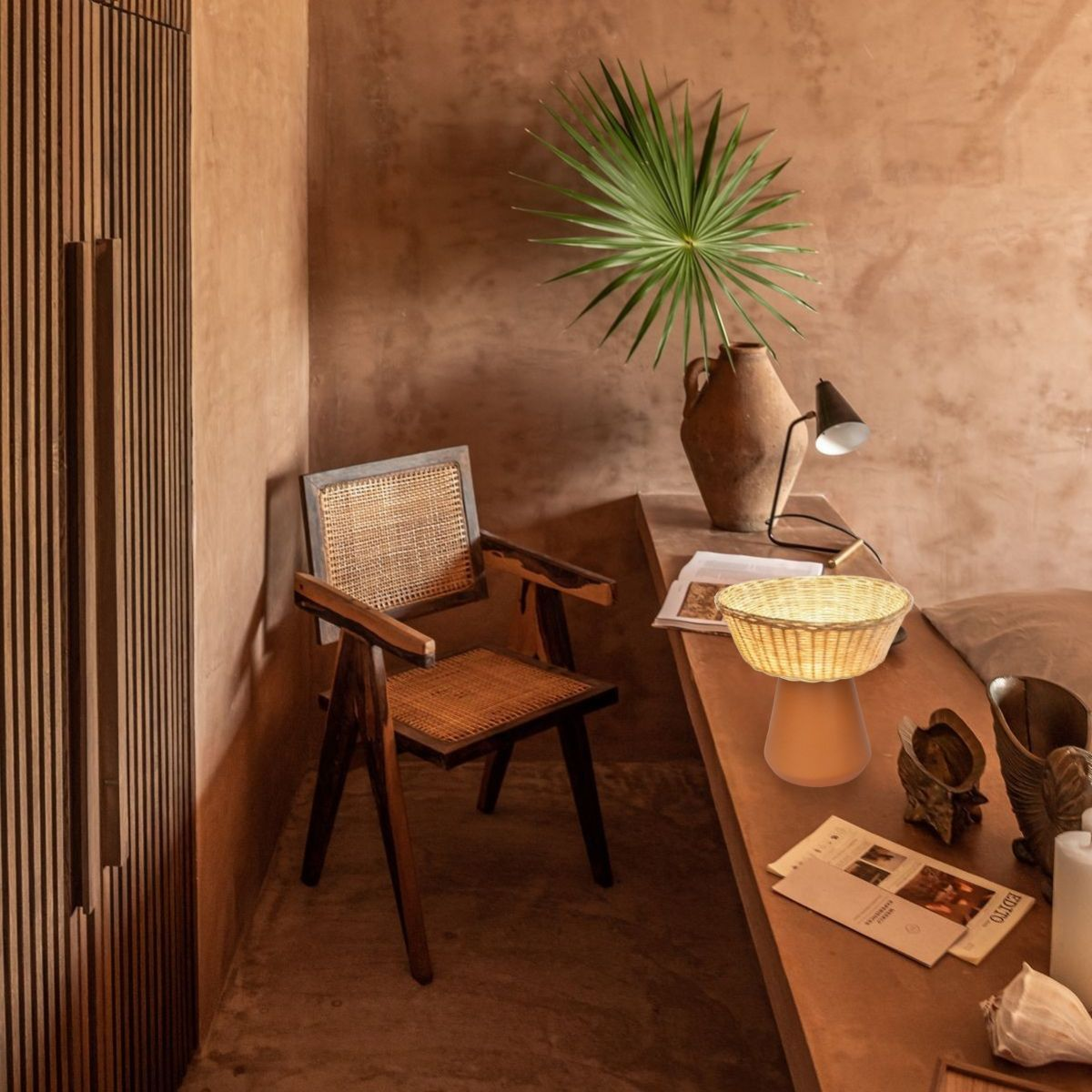 NAHUA - LÁMPARA DE MESA DE CERÁMICA Y MIMBRE