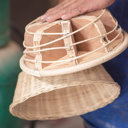 NAHUA - LÁMPARA DE MESA DE CERÁMICA Y MIMBRE