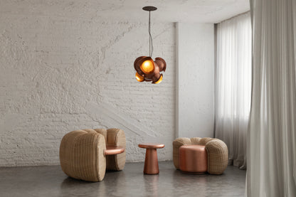 CELIS - LÁMPARA COLGANTE DE BRONCE MARTILLADO CON PANTALLAS DE ÓNIX