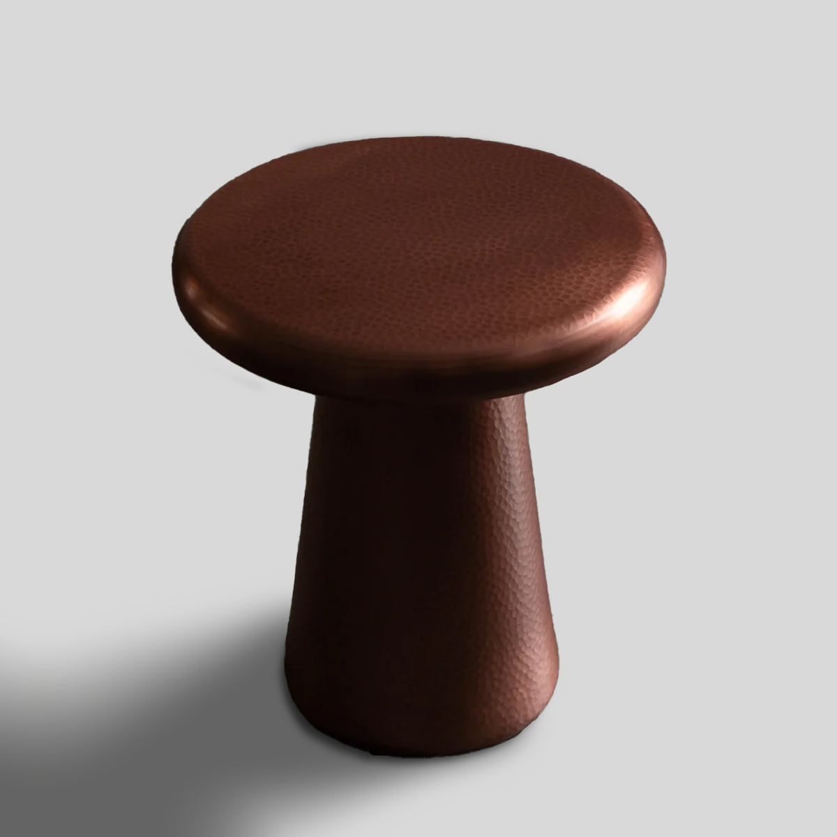 ORIGEN - MESA AUXILIAR DE COBRE MARTILLADO