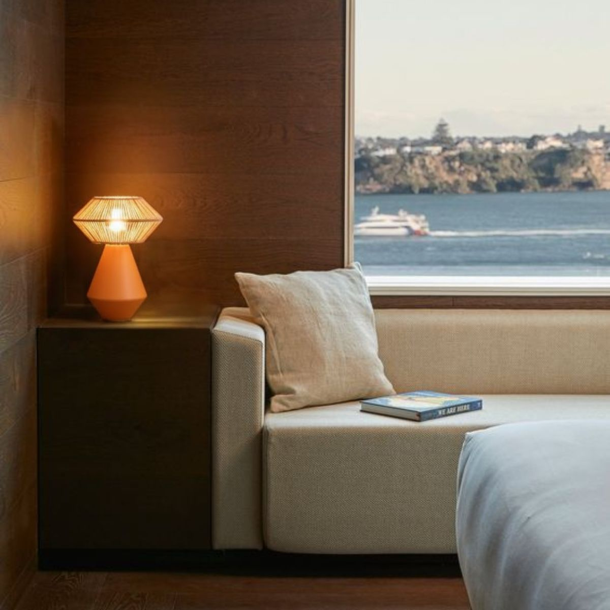 TONAL - LÁMPARA DE MESA DE CERÁMICA Y CORDÓN CRAFT