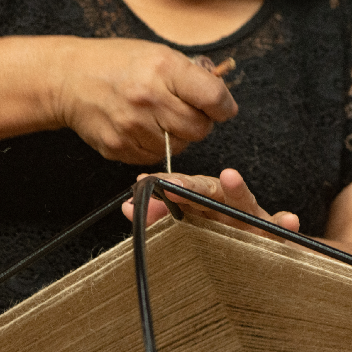 YOLIA - LÁMPARA DE MESA DE CERÁMICA Y CORDÓN CRAFT