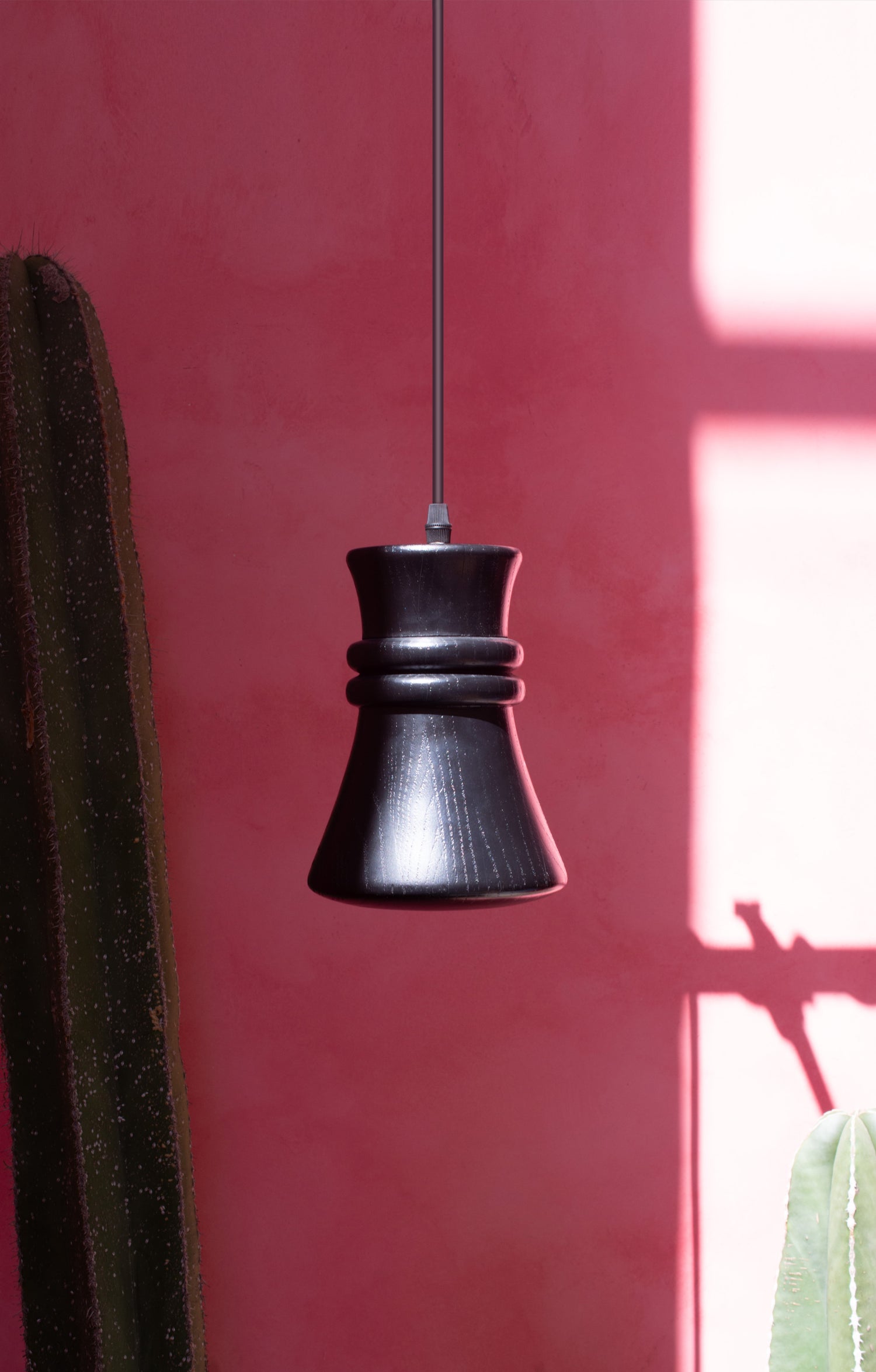 TANU - LÁMPARA COLGANTE DE ENCINO NEGRO