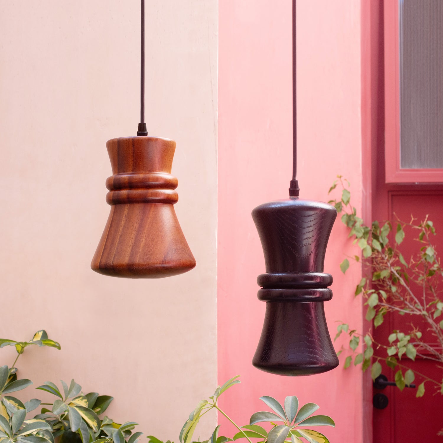 TANU - LÁMPARA COLGANTE DE PAROTA NATURAL