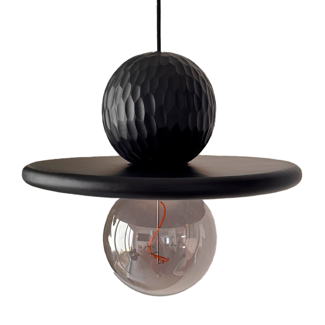 SOON - LÁMPARA COLGANTE DE PINO ENTINTADO EN NEGRO MATE